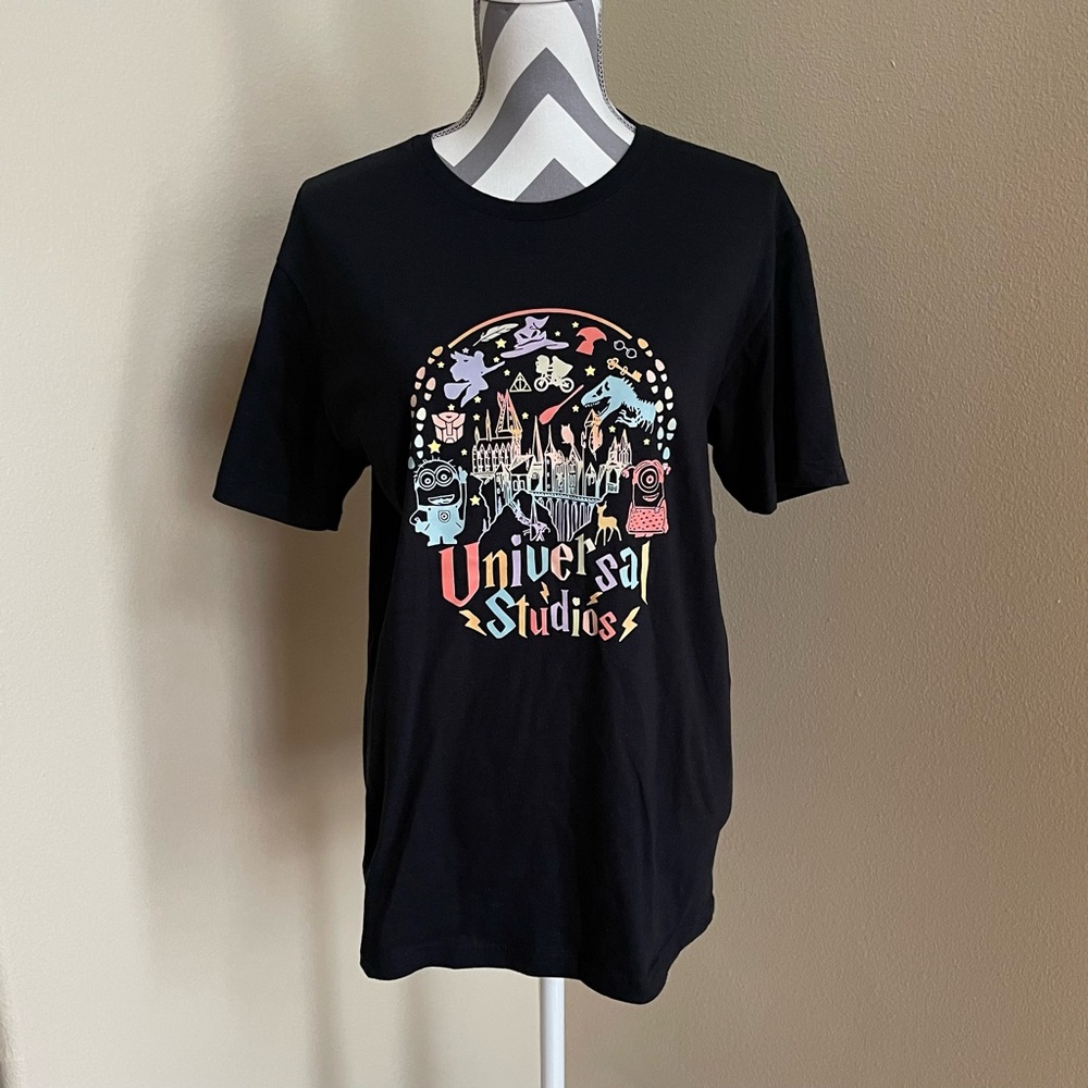Gildan Soft Black T-Shirt - Universal Studio w/ Characters - Cotton - Size: Med